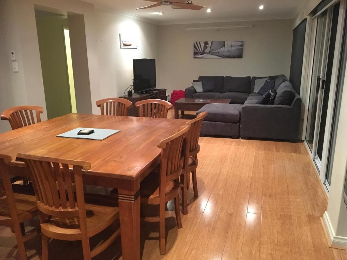 Waterside Canal Dreams Mandurah Exterior photo