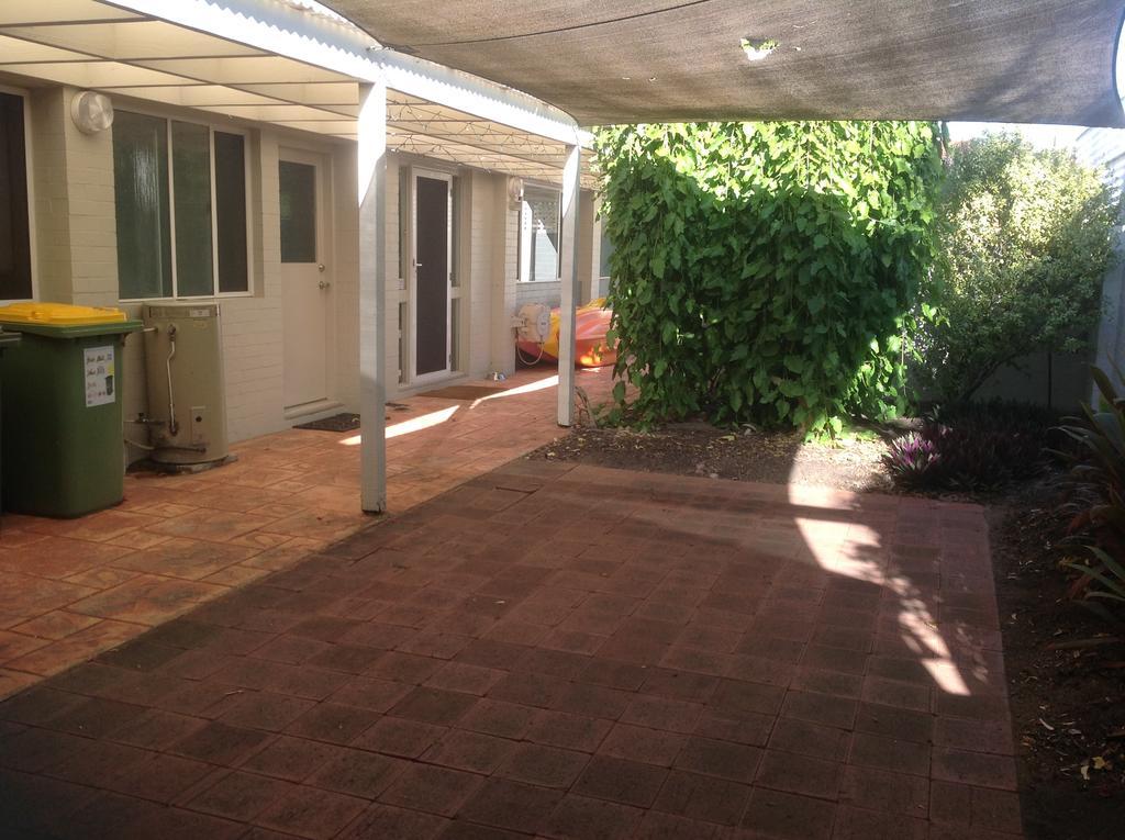 Waterside Canal Dreams Mandurah Exterior photo