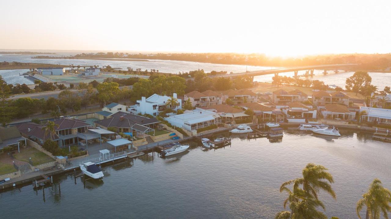 Waterside Canal Dreams Mandurah Exterior photo